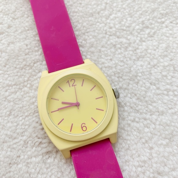 Ladies watch wristwatch pink and muted yellow - Picture 2 of 3